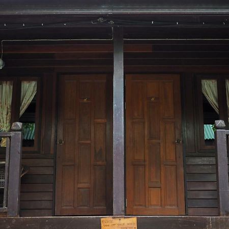 Baan Kong Homestay Phra Nakhon Si Ayutthaya Luaran gambar
